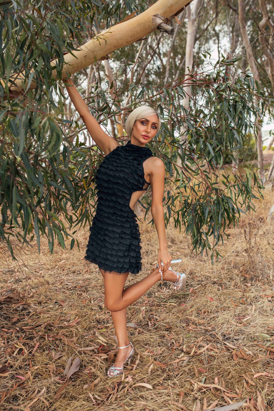 Sleeveless Ruffle Dress In Black